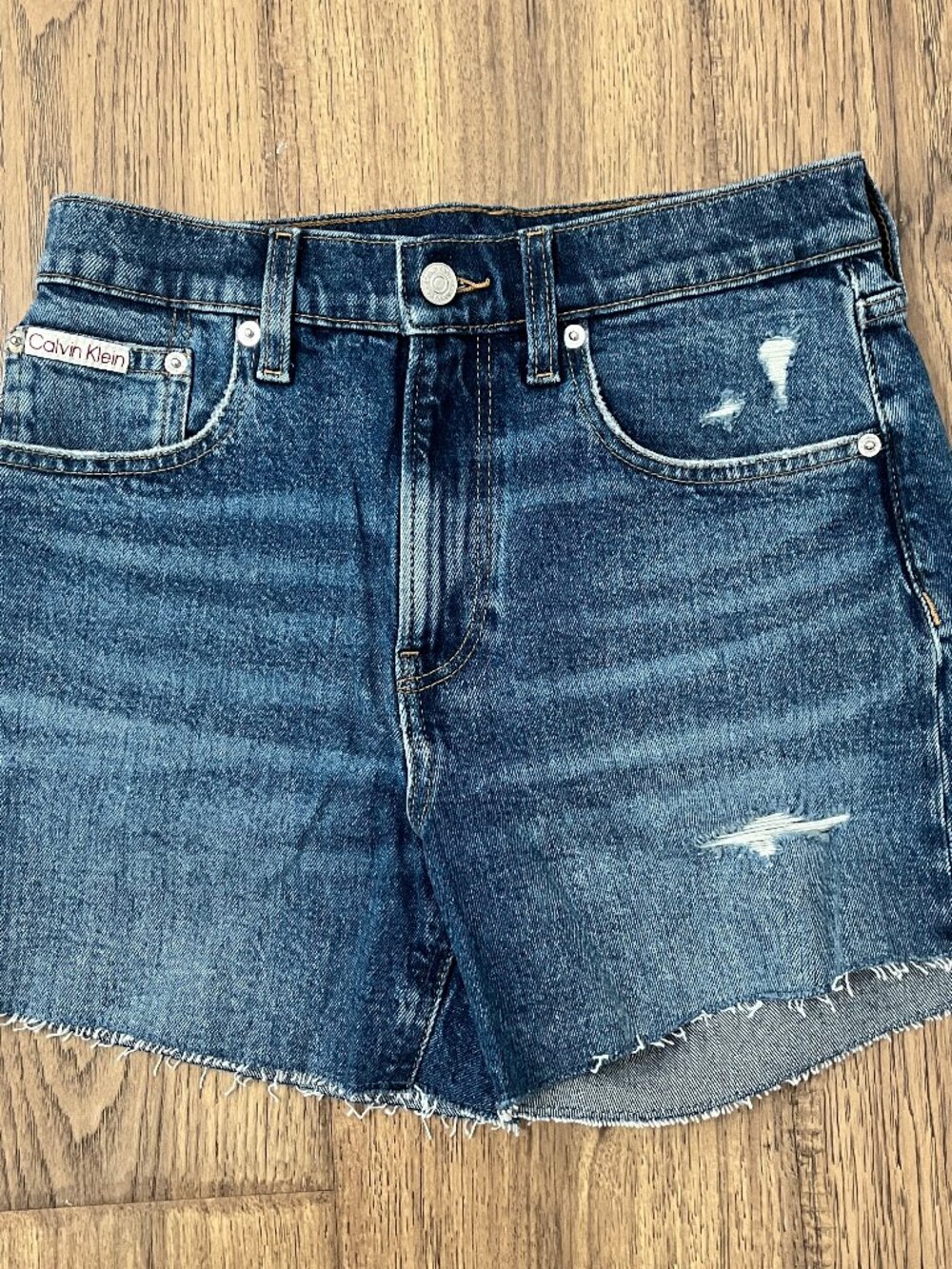 NWOT Calvin Klein Women's 90's High Rise Denim Shorts Size 28